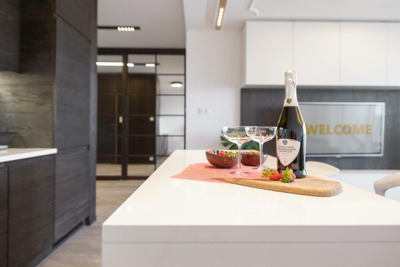 Perfectely Located Stay With Free Parking Poznań Esterno foto